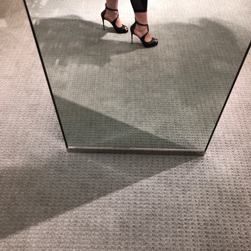 Loubs - Picture 5 of 8